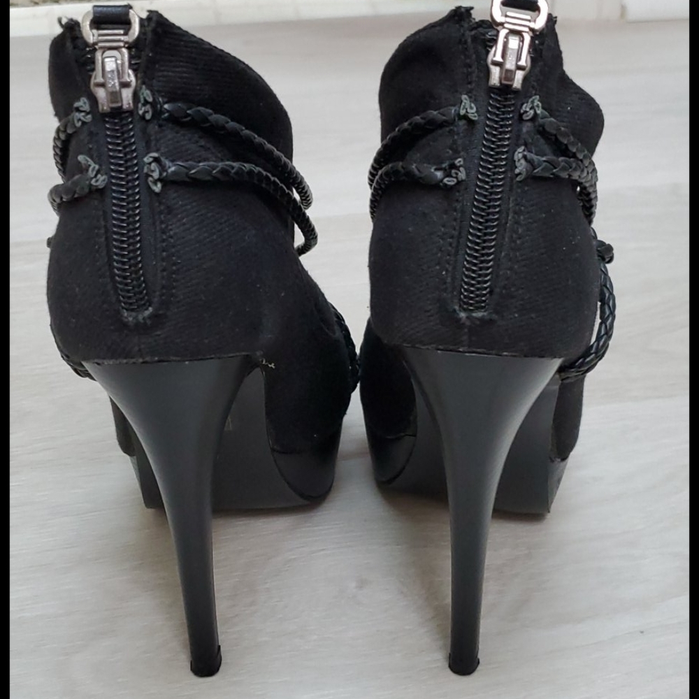 Red 💋  booties - Picture 5 of 5